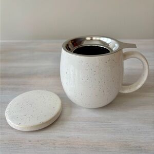 NWT Indigo Willow Luster Ceramic Mug Set with Stainless Steel Infuser (18 oz)